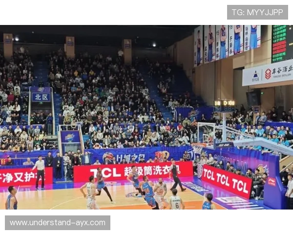 新赛季焦点大战引爆球迷热情豪强对决再掀冠军争夺高潮