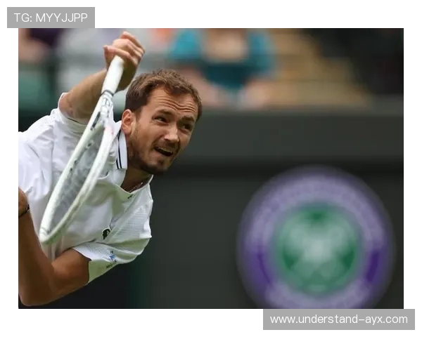 梅德韦杰夫逆转战胜纳达尔挺进温网四强 首次突破草地大满贯四强门槛